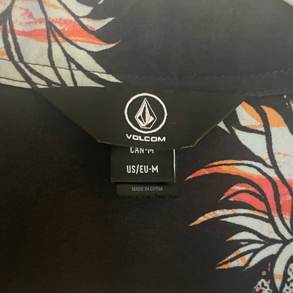 Volcom Men’s Button Up Shirt, Size Medium - image 4